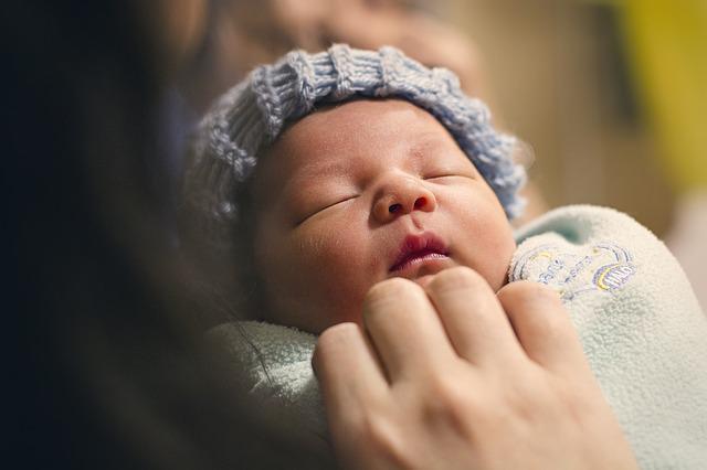 Tüp bebek yöntemiyle doğan çocuklarda sağlık riski var mı