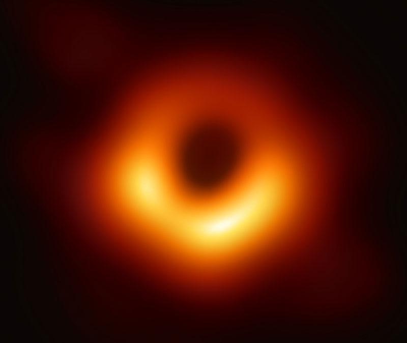 İşte ilk kara delik fotoğrafı