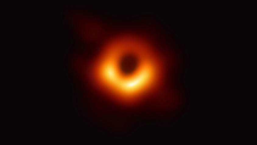Kara deliklere ait ilk fotoğraf çekildi