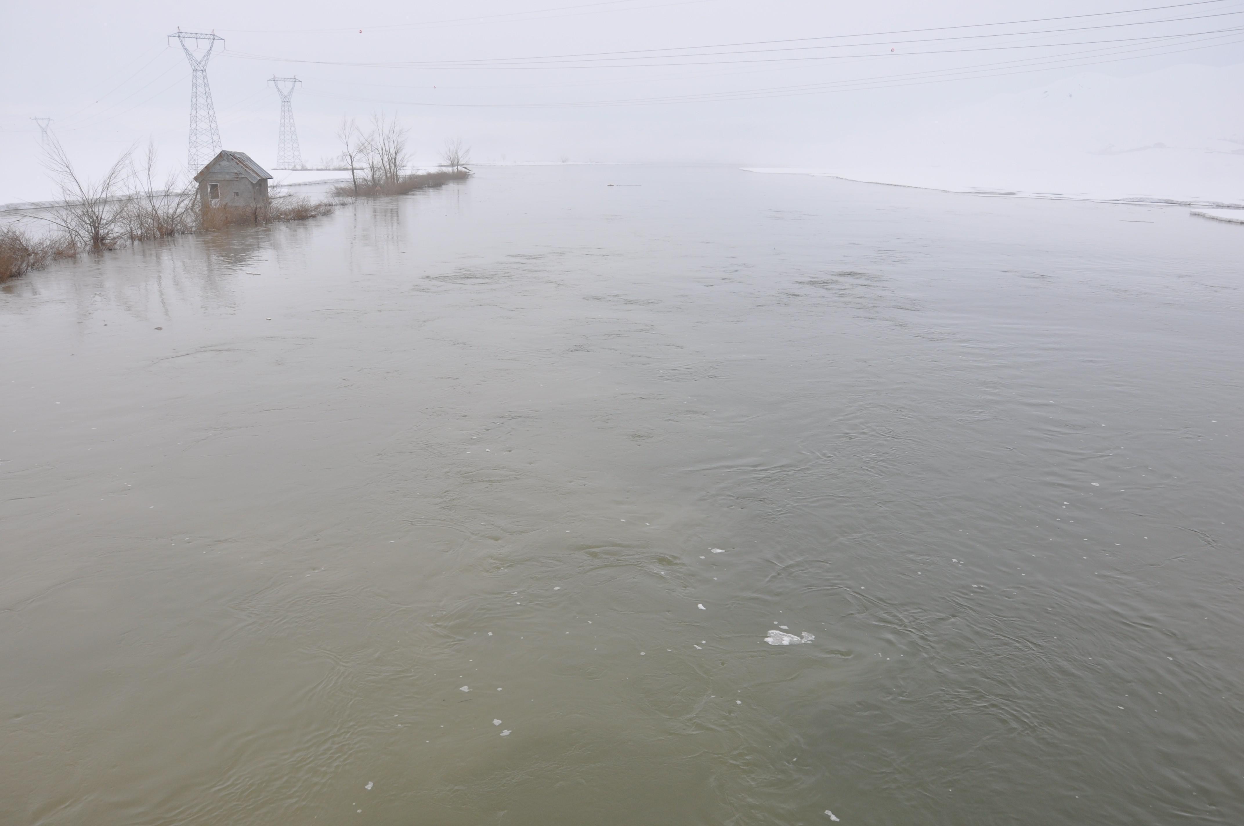 Nehil Çayı’nda su seviyesinin yükselmesi köylüleri korkutuyor
