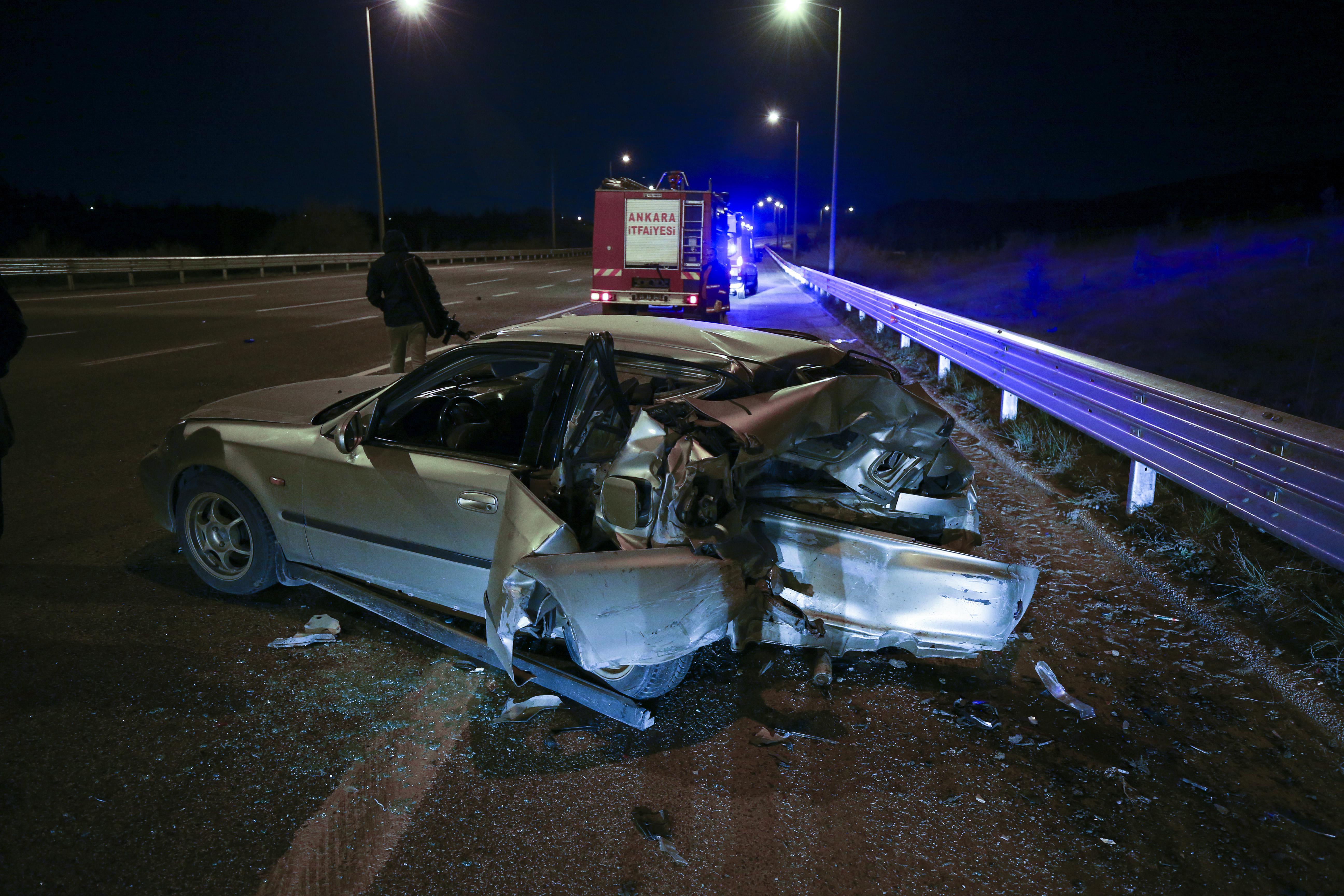 Ankarada zincirleme trafik kazası: 2 yaralı