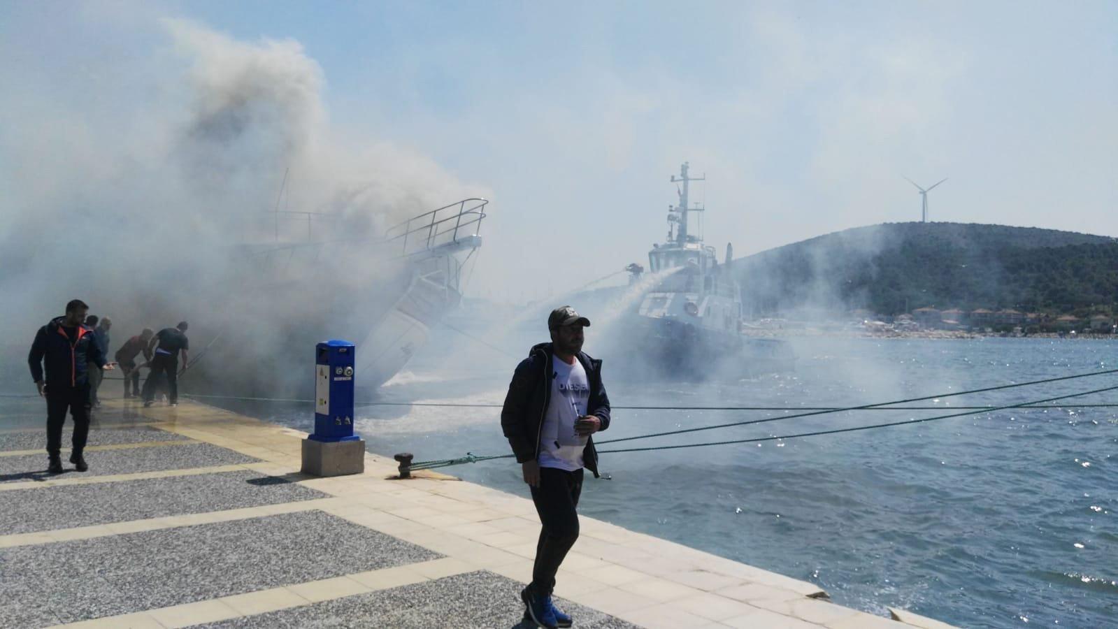 İzmir Çeşmede tatil merkezinde tekne yangını