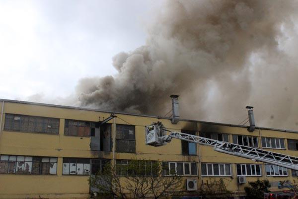 Son dakika... İstanbulda sanayi sitesinde yangın
