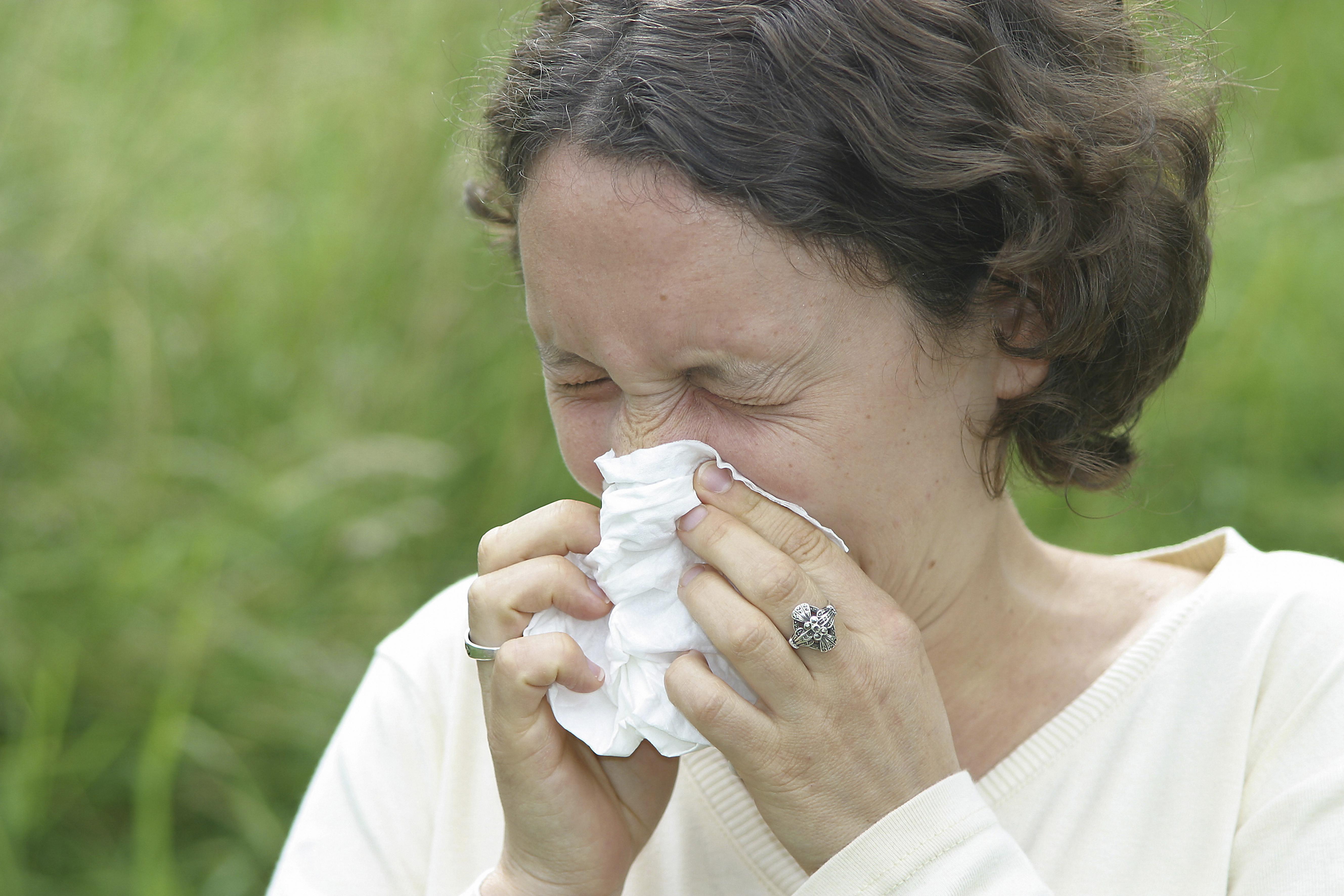 Alerjik bünyeliyseniz dikkat Polenler sinüziti de tetikliyor