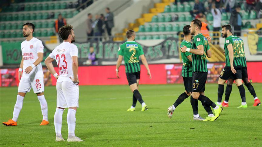 Akhisarspor kupada finale yükselen ilk takım oldu