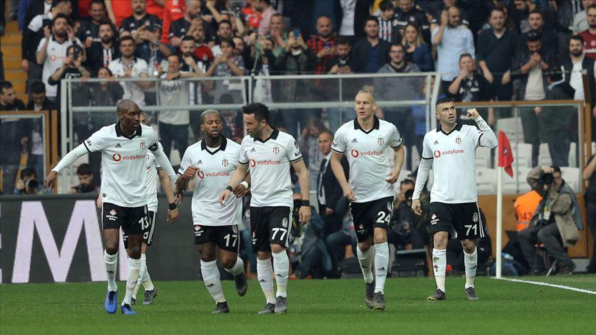 Beşiktaş’tan evinde bol gollü galibiyet