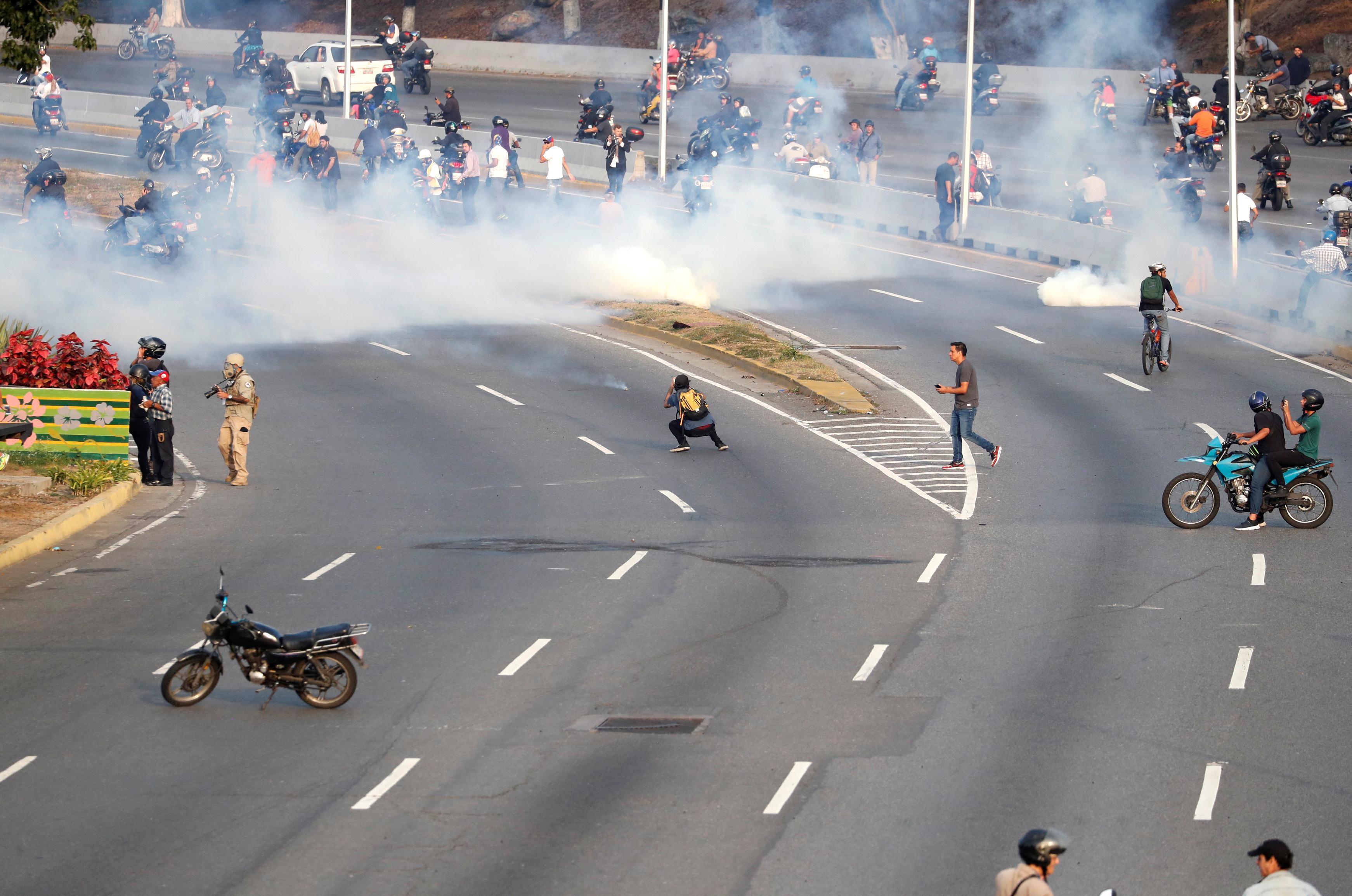 Son dakika Maduro halkı cuntaya direnmek için sokağa çağırdı
