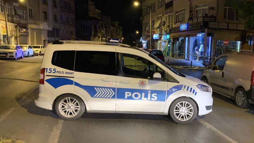 Kadıköy’de önce bir iş yerine sonra polislere ateş açtılar: 2 yaralı