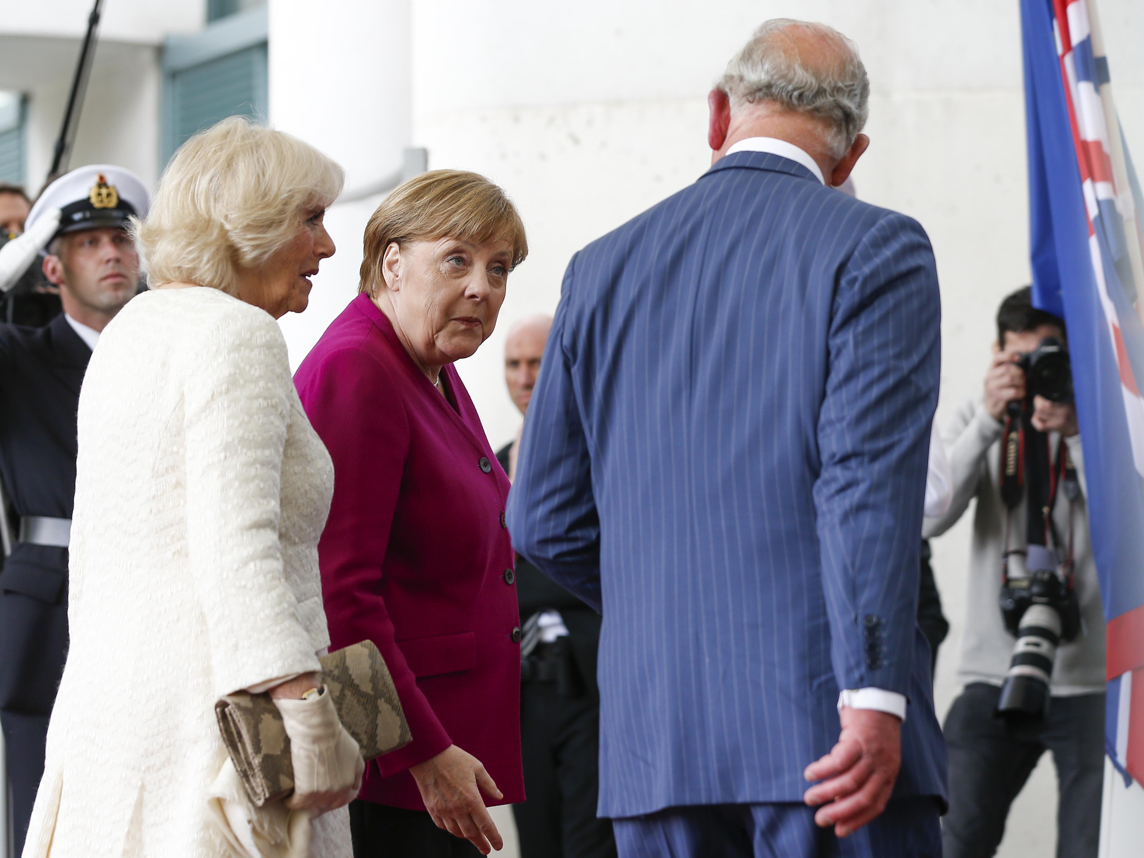 İngiltere Veliaht Prensi Charles ve eşi Camilladan Merkele ziyaret