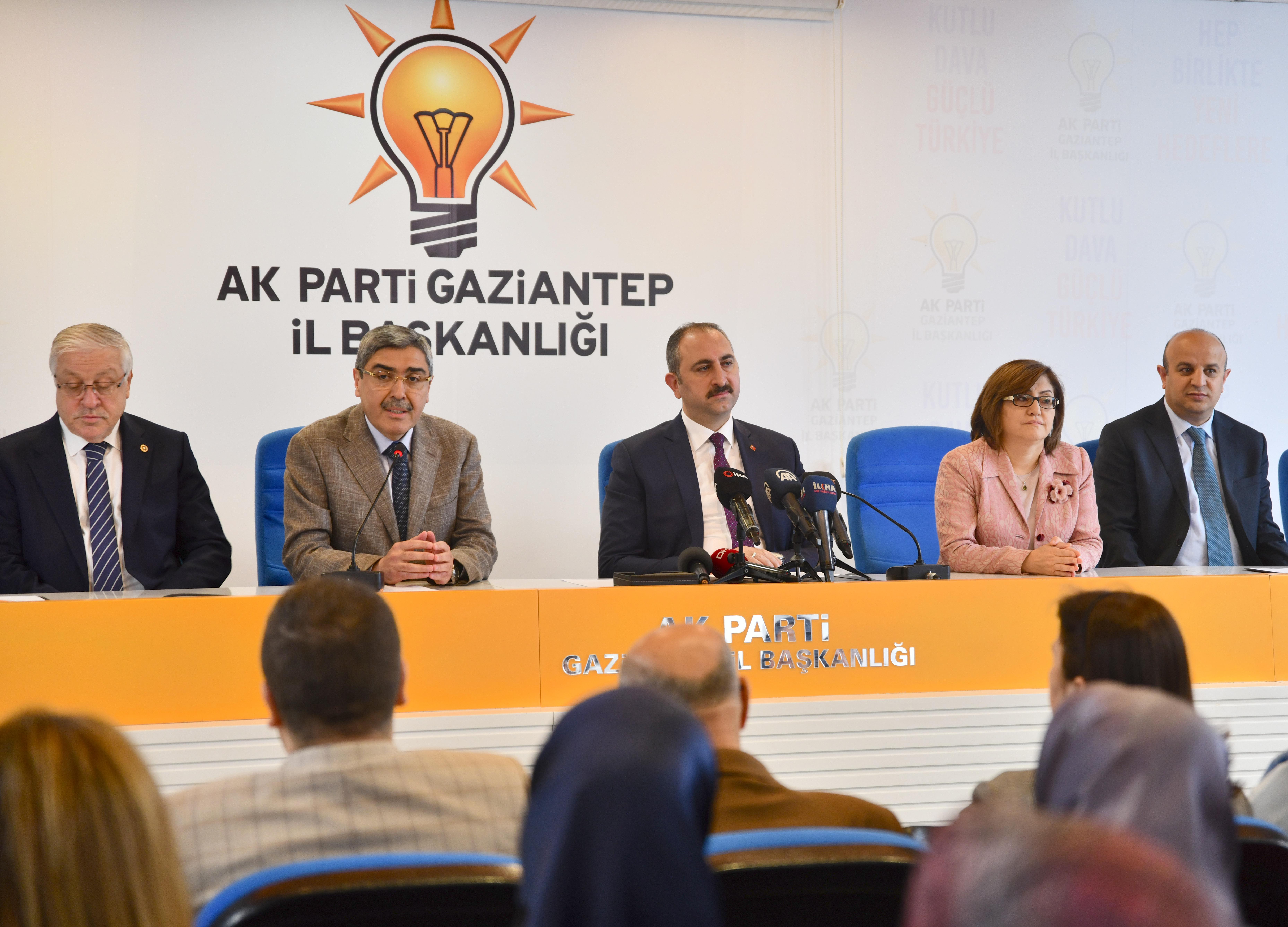 Adalet Bakanı Gül: YSK üyelerini hedef göstermek ahlaki sorumsuzluk örneği
