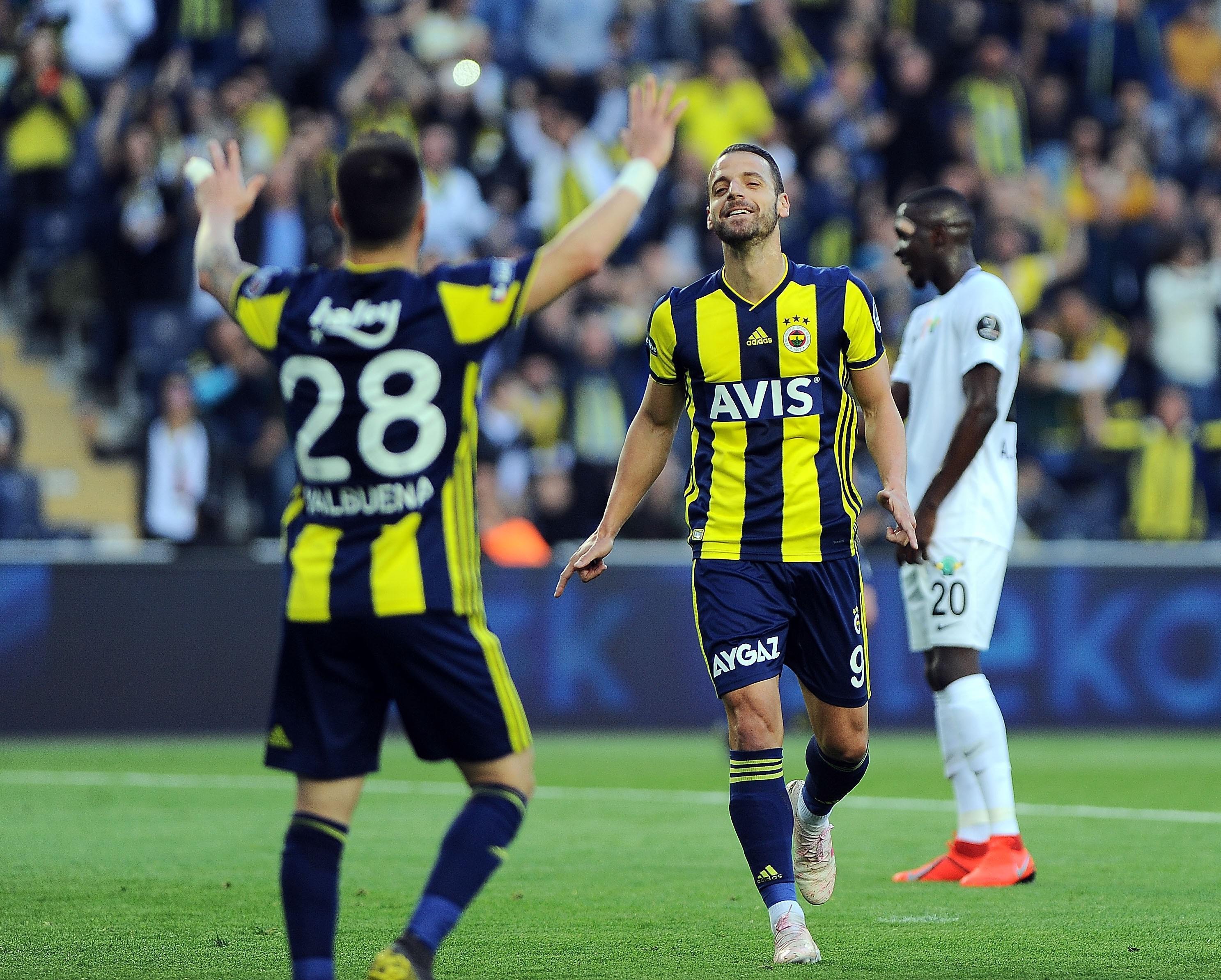 Fenerbahçe Akhisarsporu evinde yendi