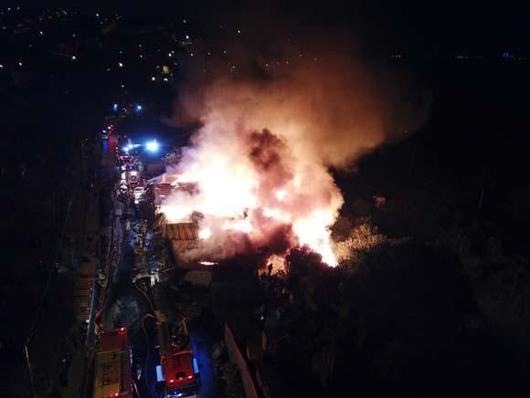 İstanbulda büyük panik Alev alev yandı