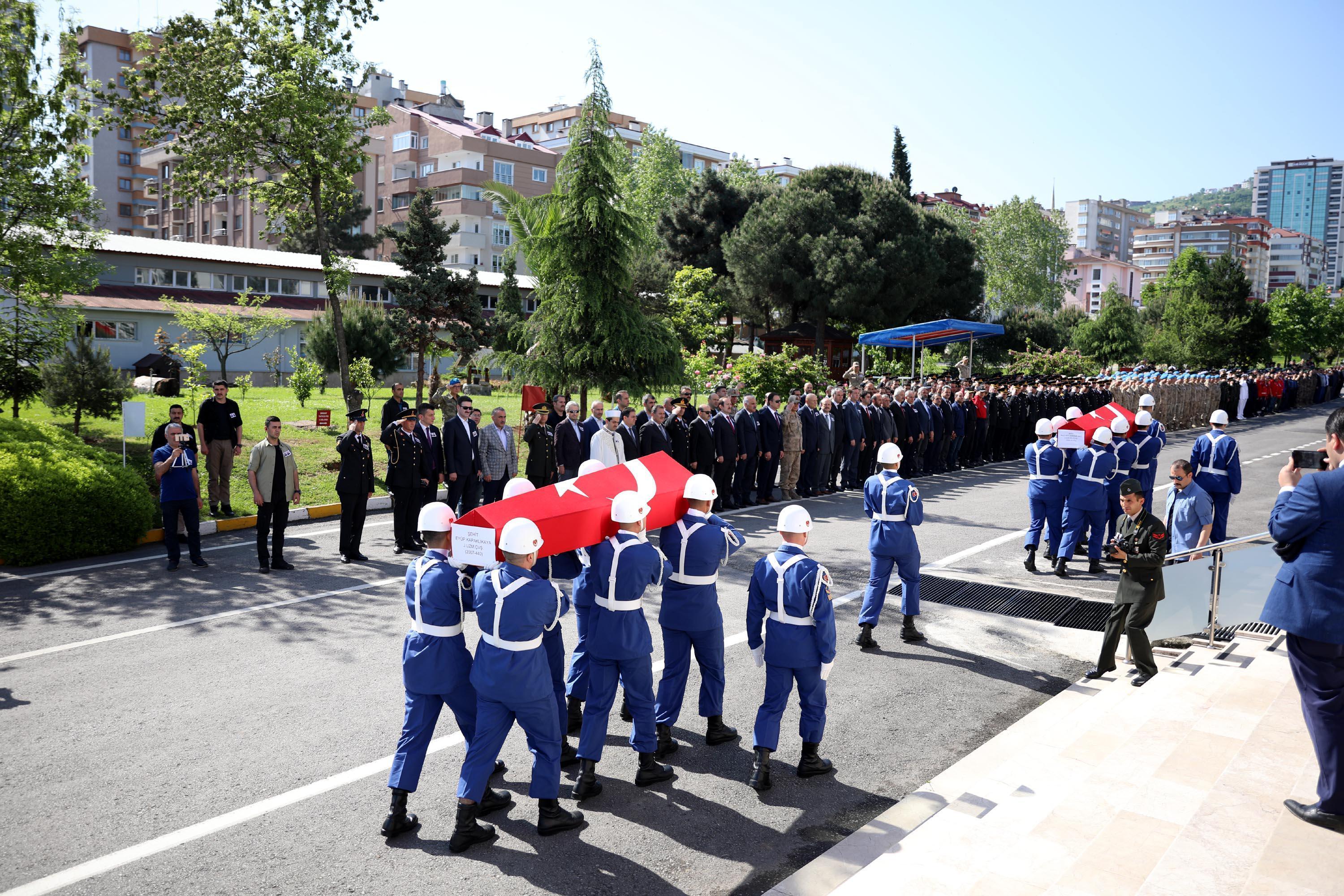 Trabzonda şehit askerler için hüzünlü tören
