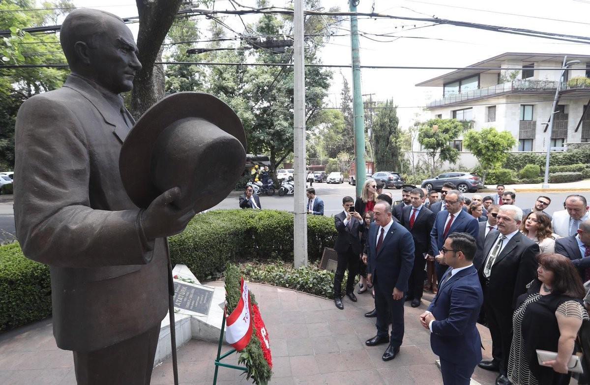 Bakan Çavuşoğlu, Meksikada Türklerle bir araya geldi