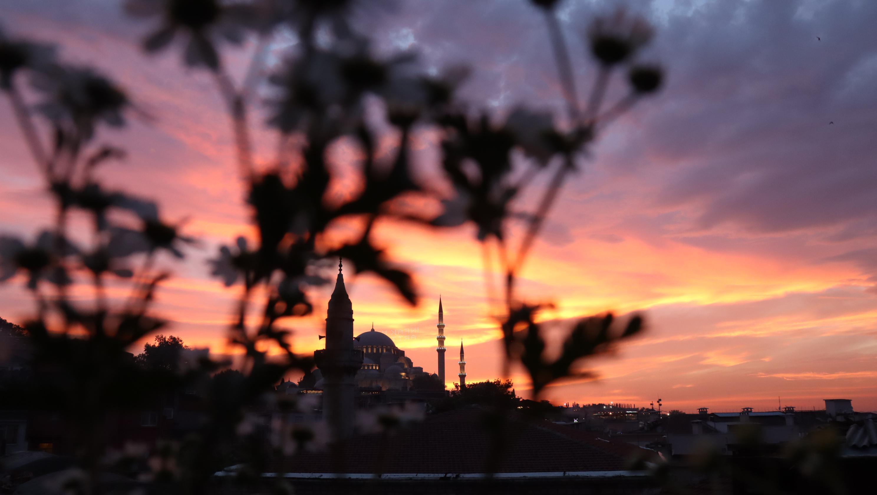 İstanbulda gün batımında görsel şölen