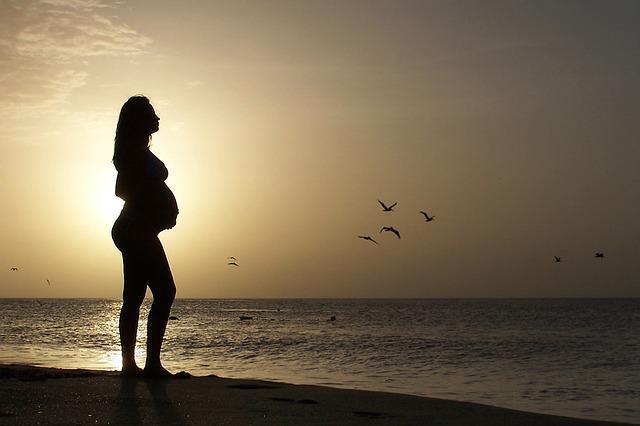 Tatile gidecek anne adayları için 9 hayati öneri