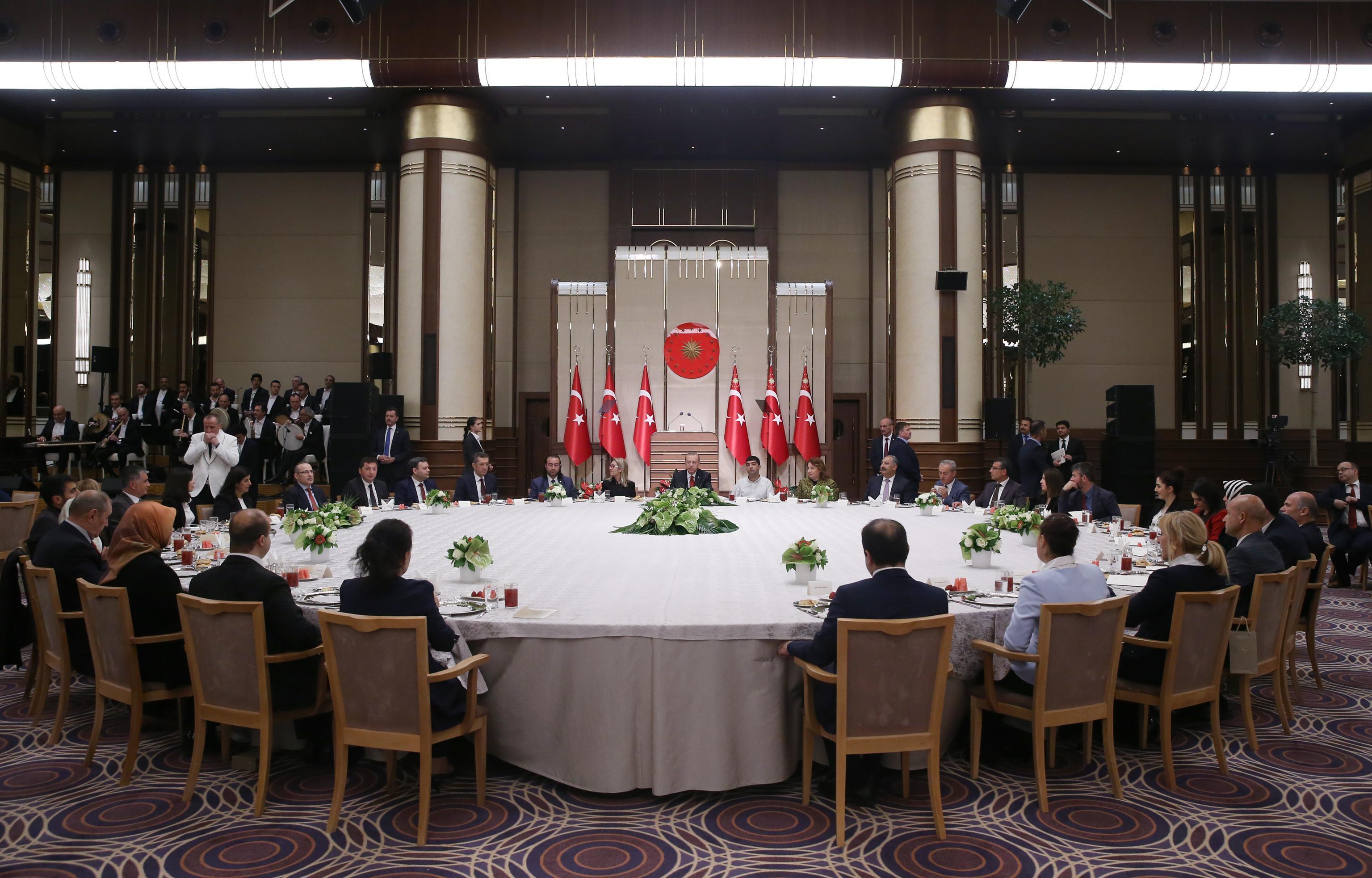 Cumhurbaşkanı Erdoğan: Eğitim istikbalimizi üzerine inşa ettiğimiz ana sütundur