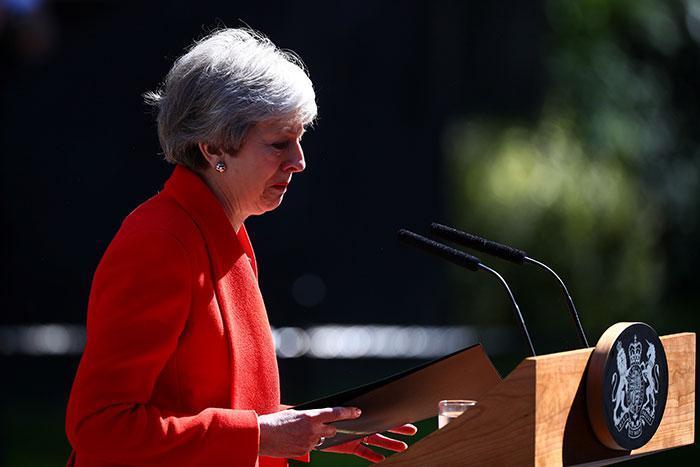 Son dakika İngiltere Başbakanı May: 7 Haziran itibarıyla istifa ediyorum