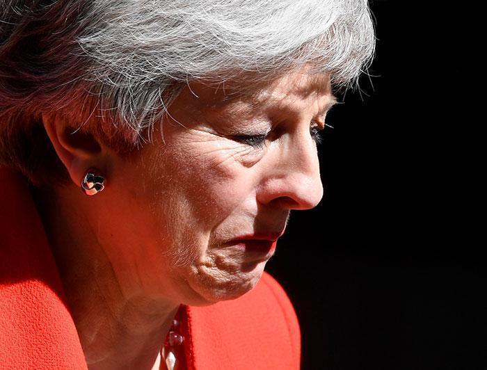 Son dakika İngiltere Başbakanı May: 7 Haziran itibarıyla istifa ediyorum