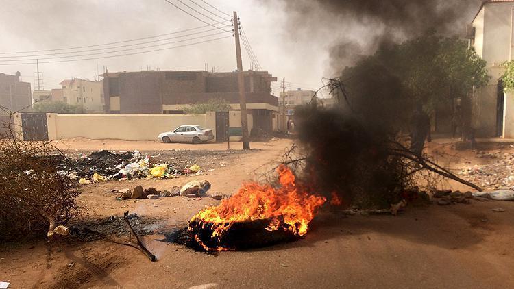 Sudanda göstericilere ordu müdahale etti