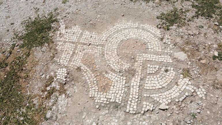 Örtü yırtıldı mozaikler saçıldı... Xsanthos acil müdahale bekliyor