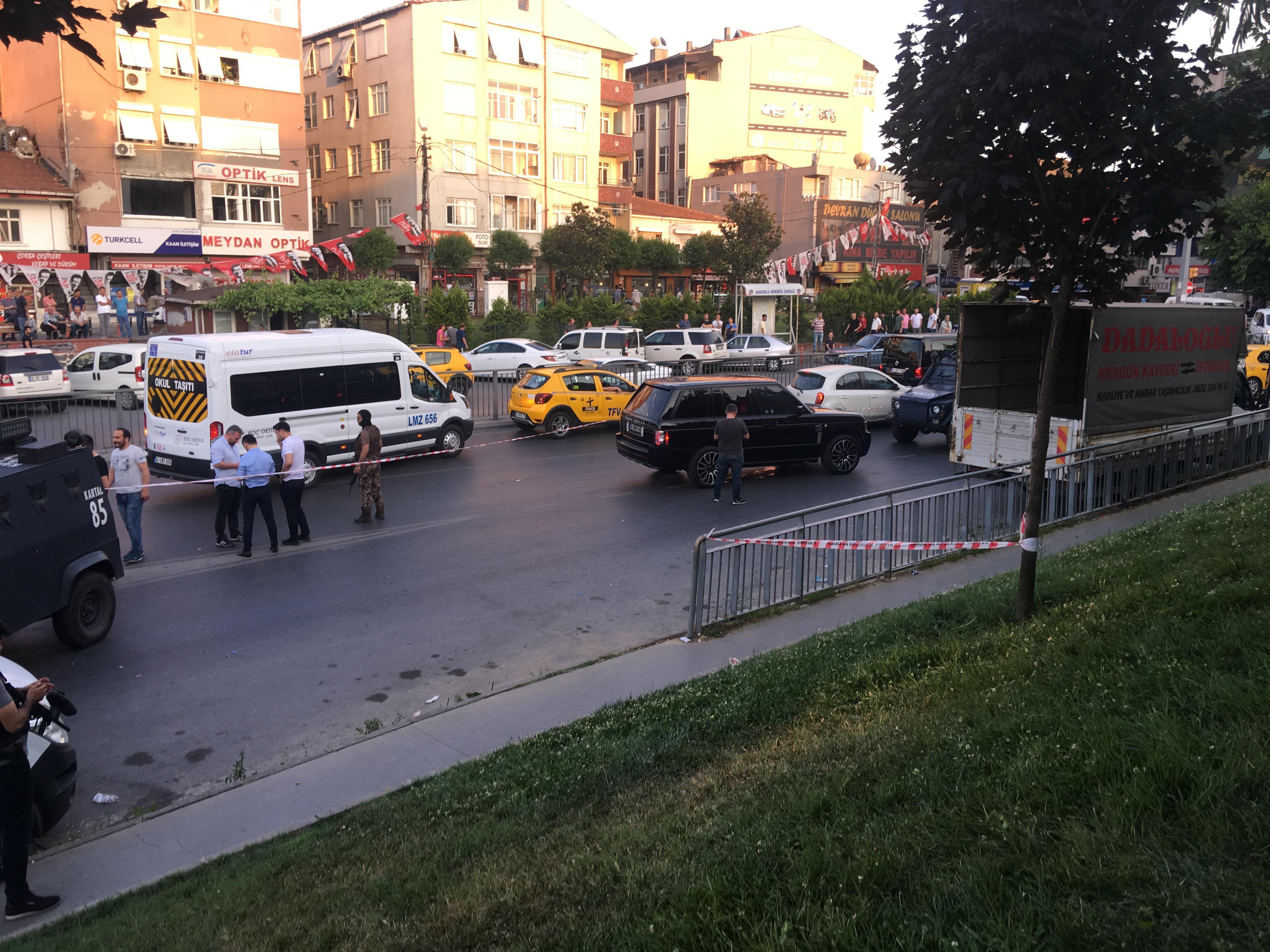 İstanbulda lüks cipe silahlı saldırı