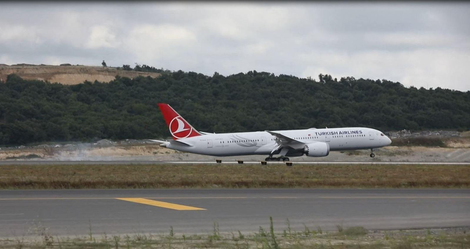 Merakla bekleniyordu... İstanbul Havalimanına iniş yaptı