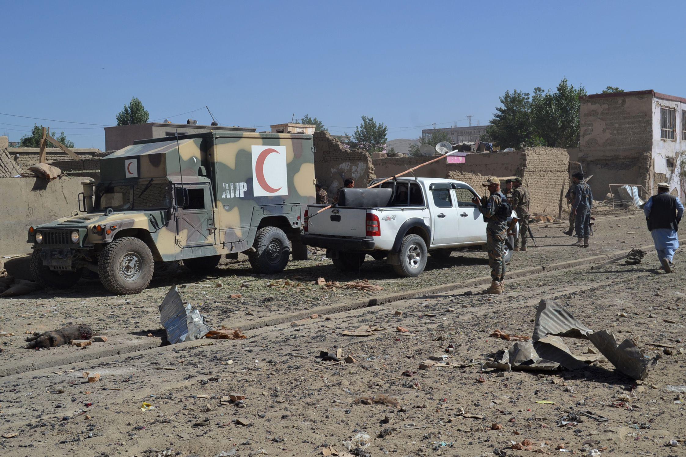 Afganistanda bomba yüklü araçla saldırı: 12 ölü, 49 yaralı