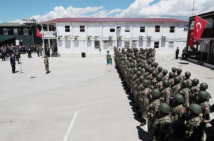 Cumhurbaşkanı Erdoğan ‘Barış Gücü’nde görevli Türk askerlerini ziyaret etti