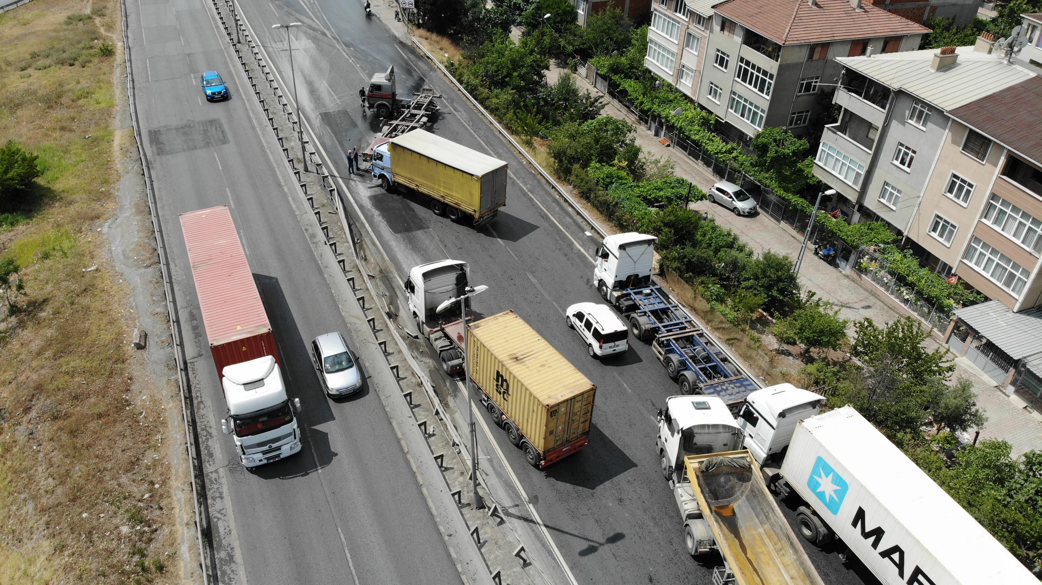 İstanbulda feci kaza Tüm yol trafiğe kapatıldı