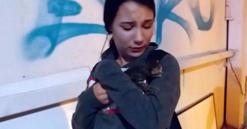 İtfaiyenin kedi kurtarma operasyonunda bir kadın ortalığı birbirine kattı