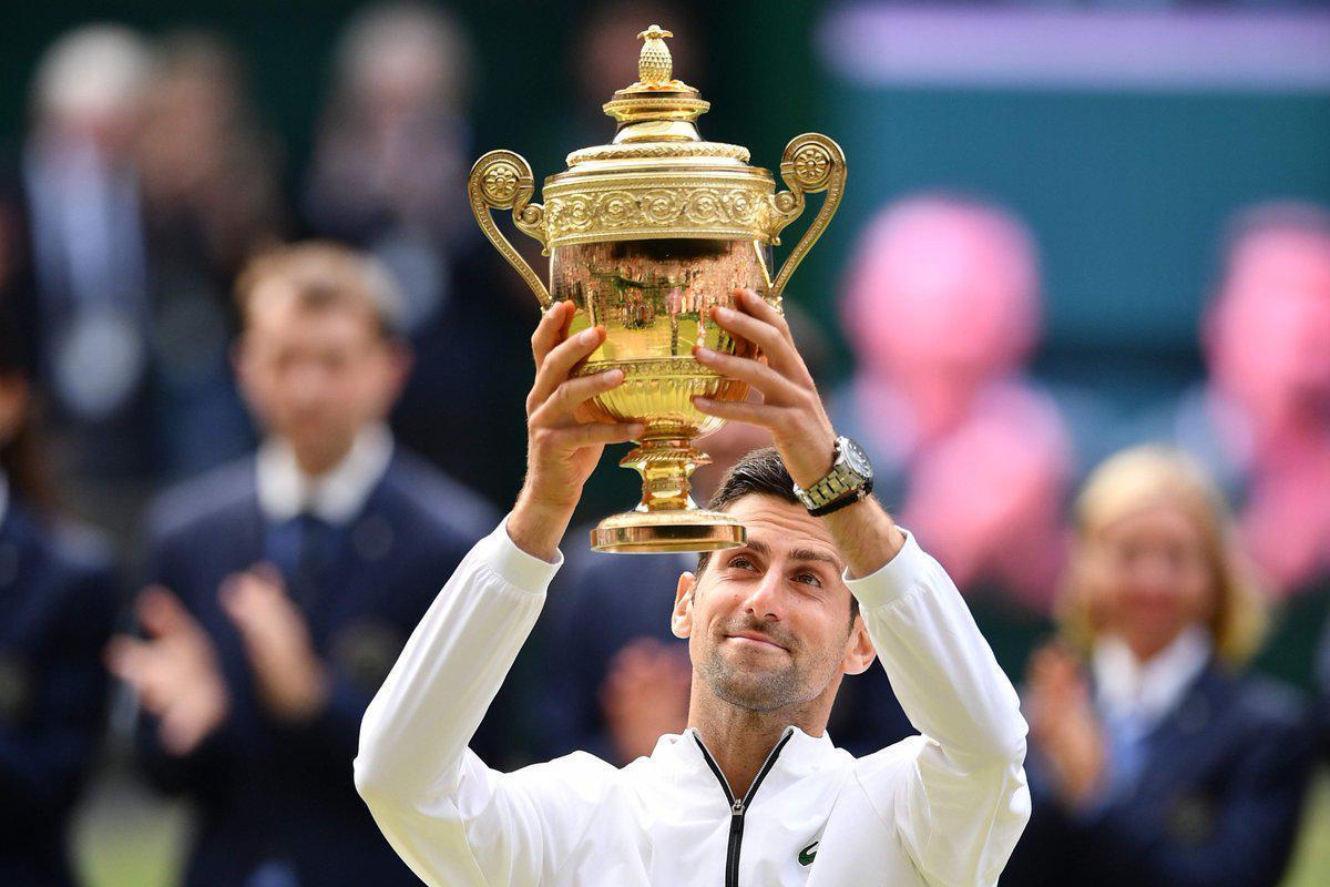 Wimbledon Tenis Turnuvasının şampiyonu Novak Djokovic