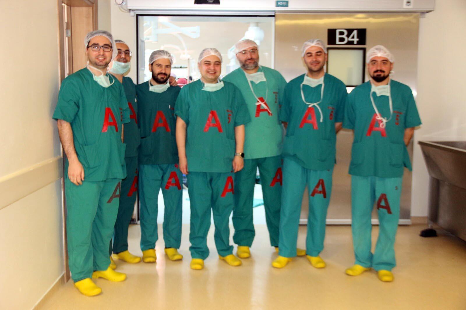 Bir ilke imza attılar Türk doktorlardan prostat kanseri ameliyatında yeni yöntem