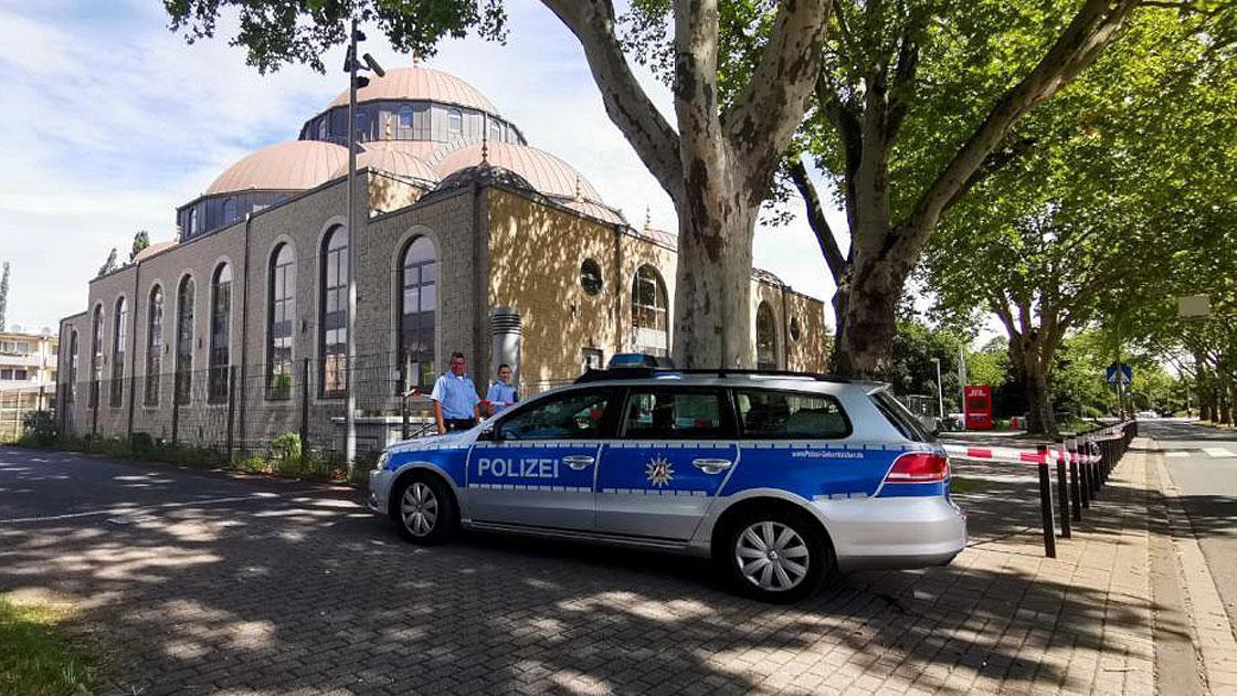 Almanyada camiye bomba ihbarı