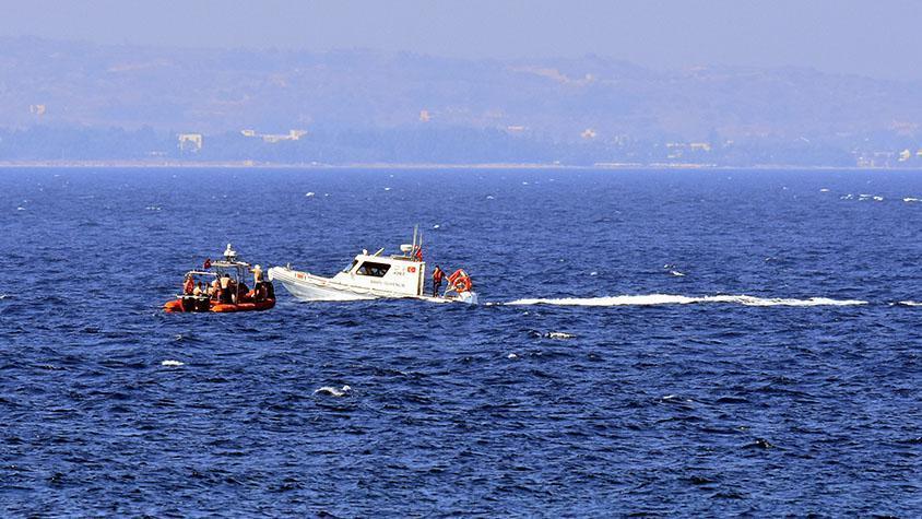 Bodrumda kaçak göçmenleri taşıyan tekne battı: 8 kişi kurtarıldı, 1 kayıp