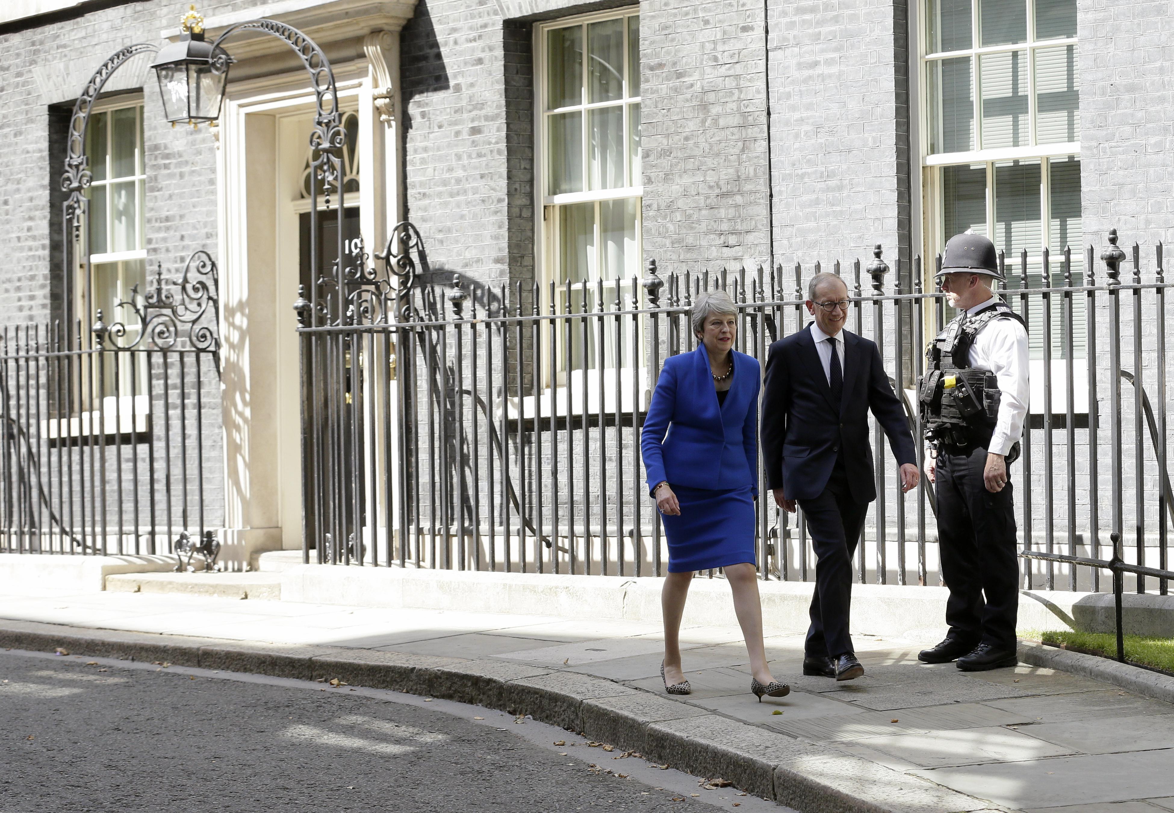 Boris Johnson, başbakanlık görevini devraldı