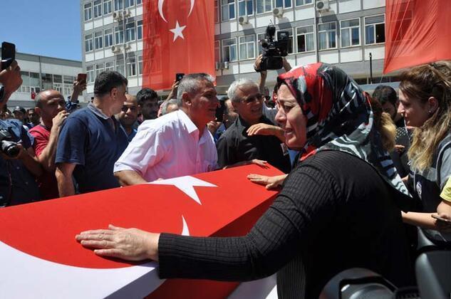 Şehit polis son yolculuğuna uğurlandı