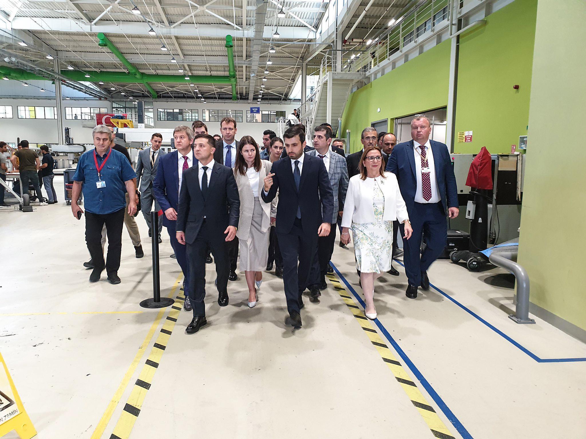 Ukrayna Cumhurbaşkanı Zelenskiyden Baykar tesisine ziyaret