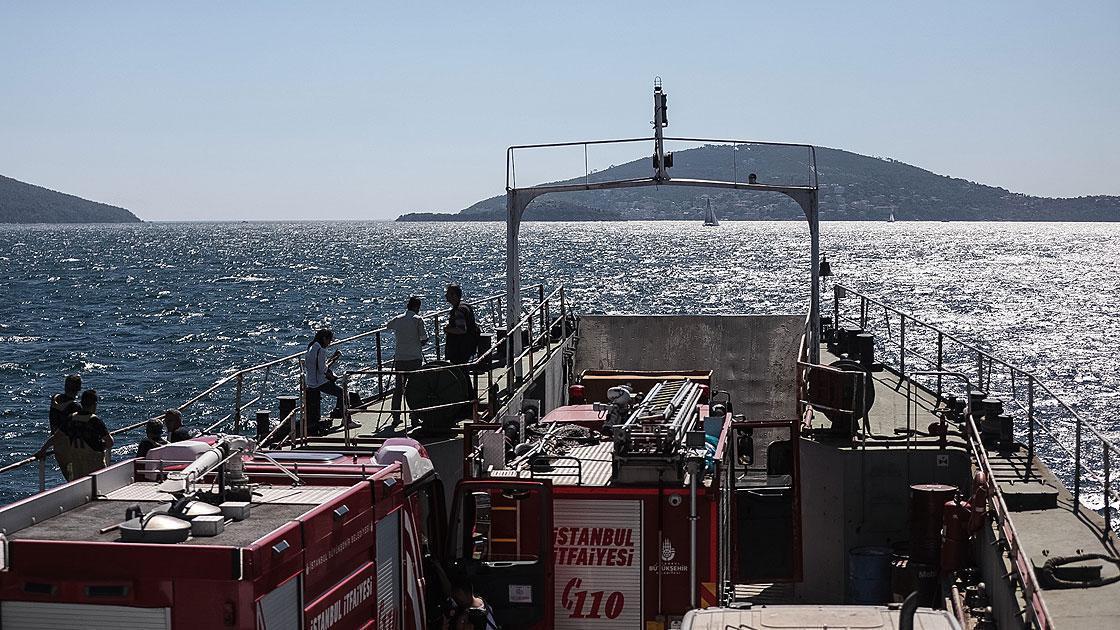 Marmara Adasında çıkan yangın kontrol altında