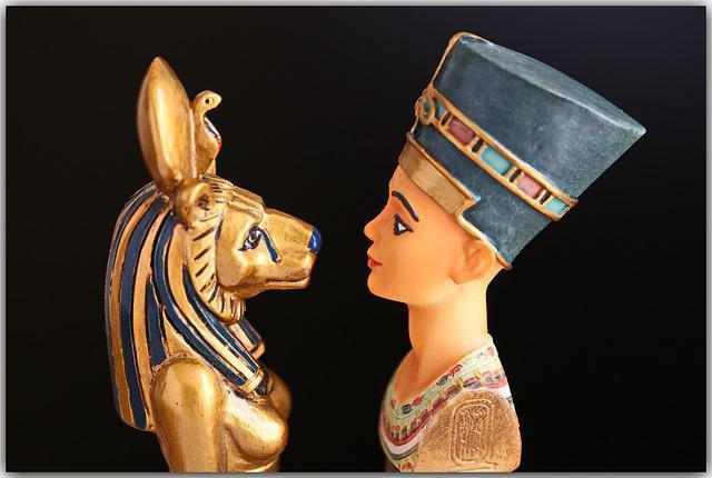 Kleopatra’nın 2 bin yıllık parfümü yeniden üretildi