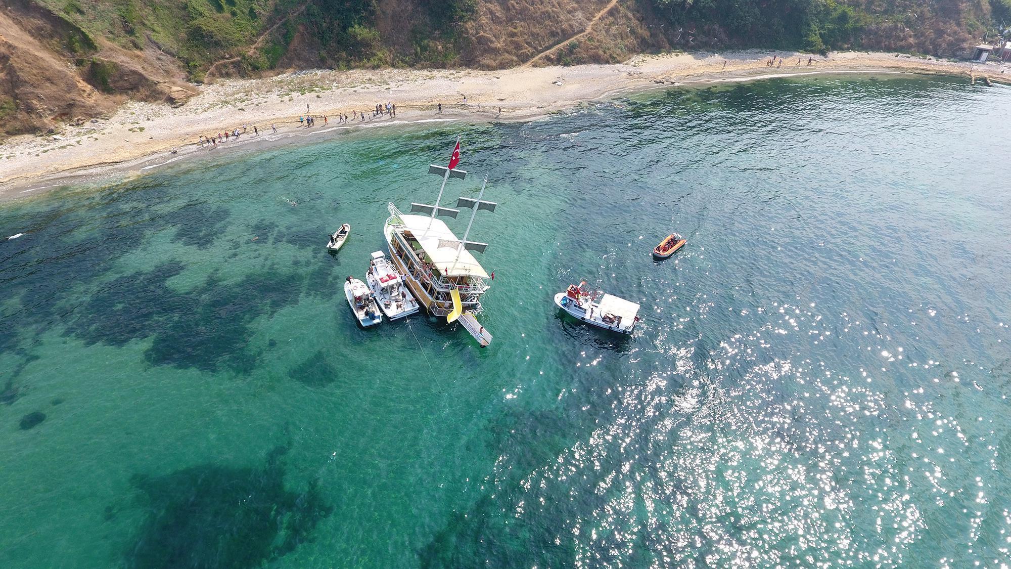 Sinopta karaya oturan gezi teknesi balon taktiğiyle kurtarıldı