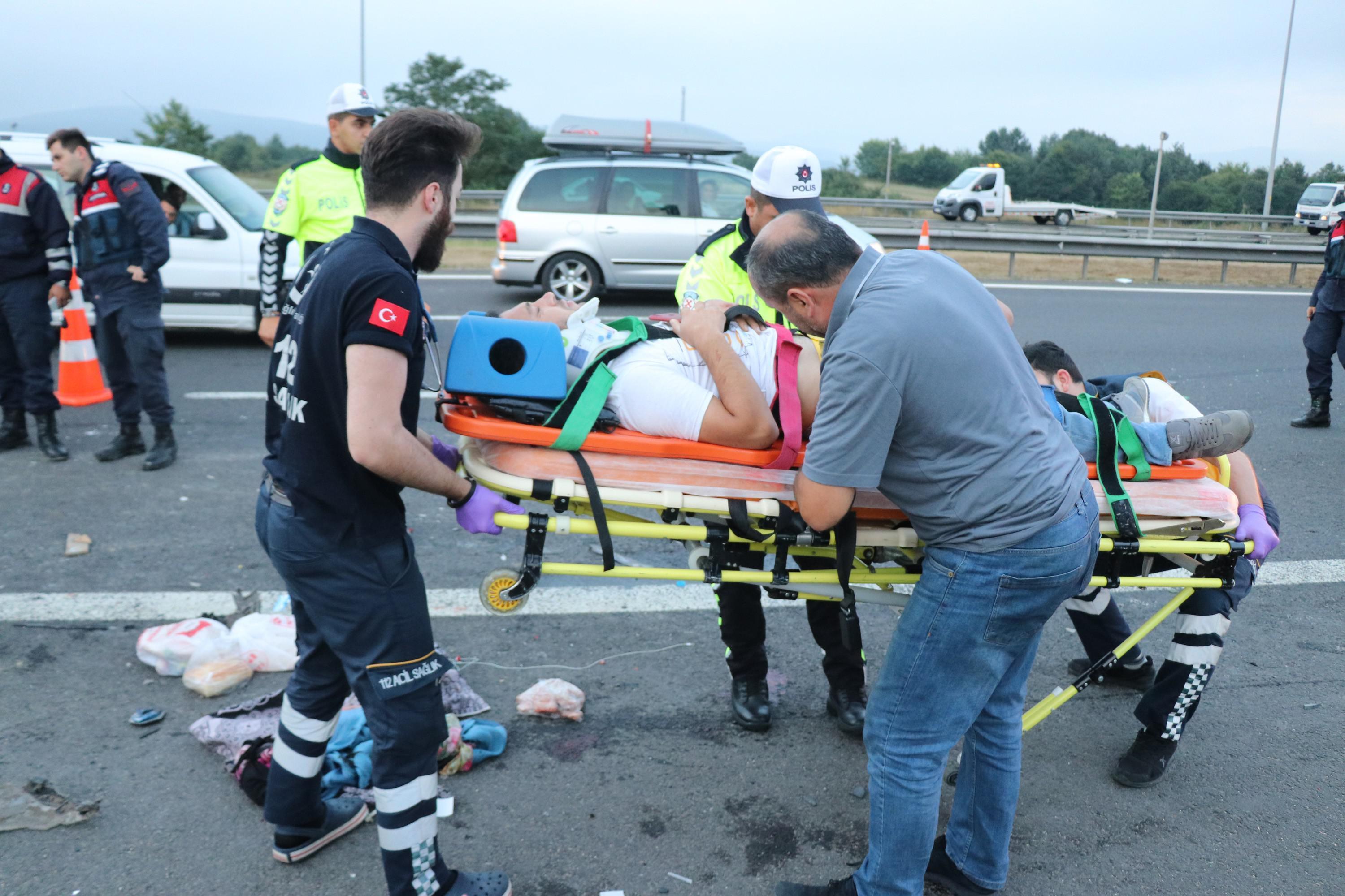 Bolu’da, TEM’de feci kaza: 2’si çocuk 13 yaralı