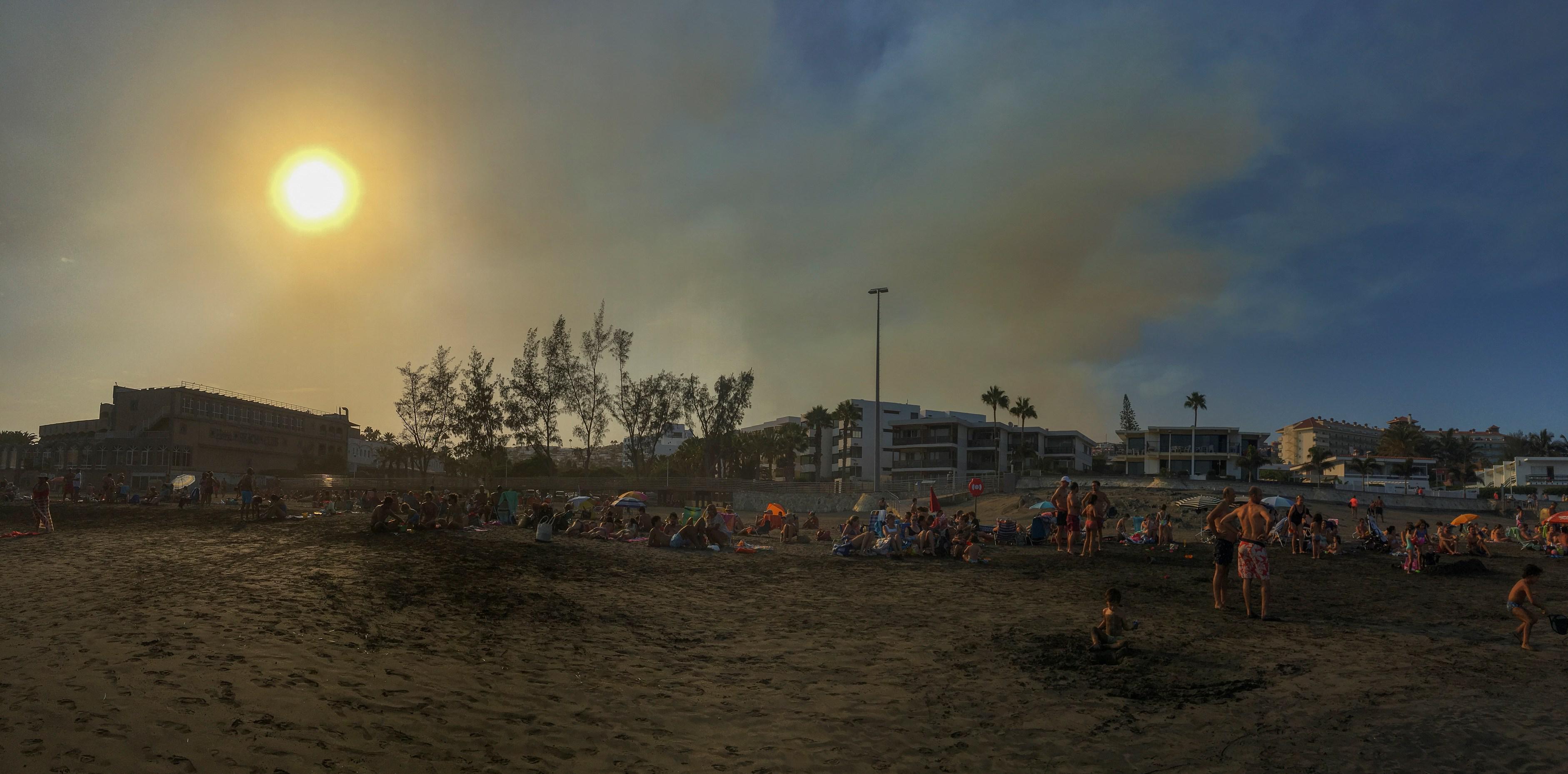 Kanarya Adaları yangınında 9 bin kişi tahliye edildi