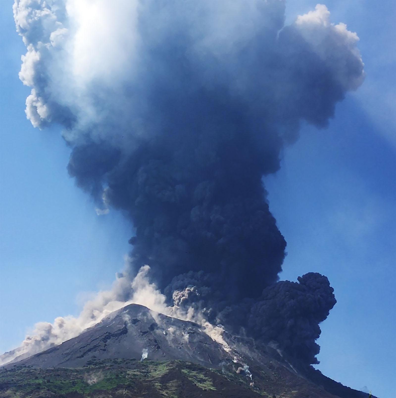 İtalya Stromboli Yanardağında patlama