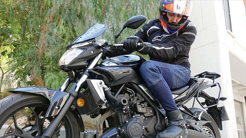 Motosiklet kazalarına karbon fiber pantolon önlemi