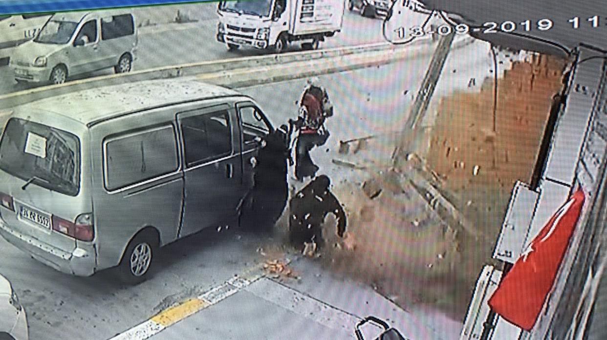 İstanbulda beklenen fırtına geldi 1 kadın ağır yaralandı
