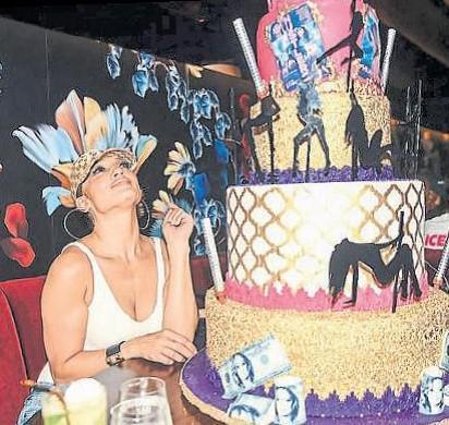 Jennifer Lopez yeni filmini kutladı