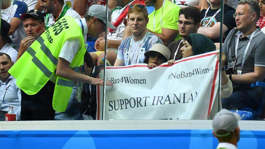 Türk kadın futbolcular, İranlı Mavi Kız Seher Hüdayari için sahaya çıkıyor