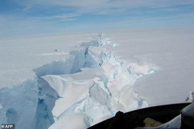 Antarktikadan 315 milyar tonluk buz dağı koptu