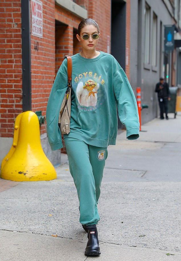 Gigi Hadid pijamalarla sokağa çıktı